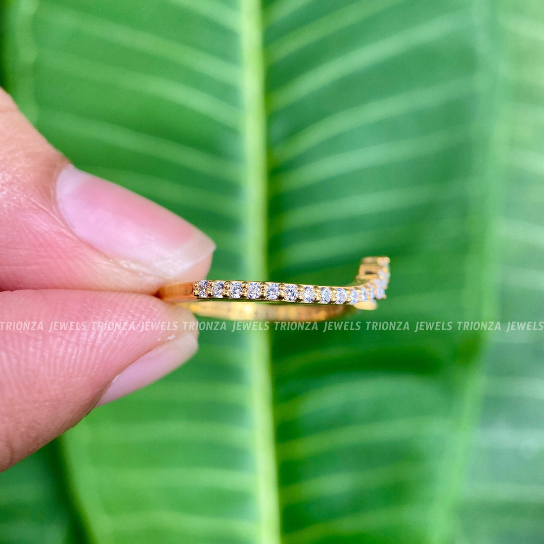 V Shaped Moissanite Wedding Band for Women | 14K Gold Curved Ring