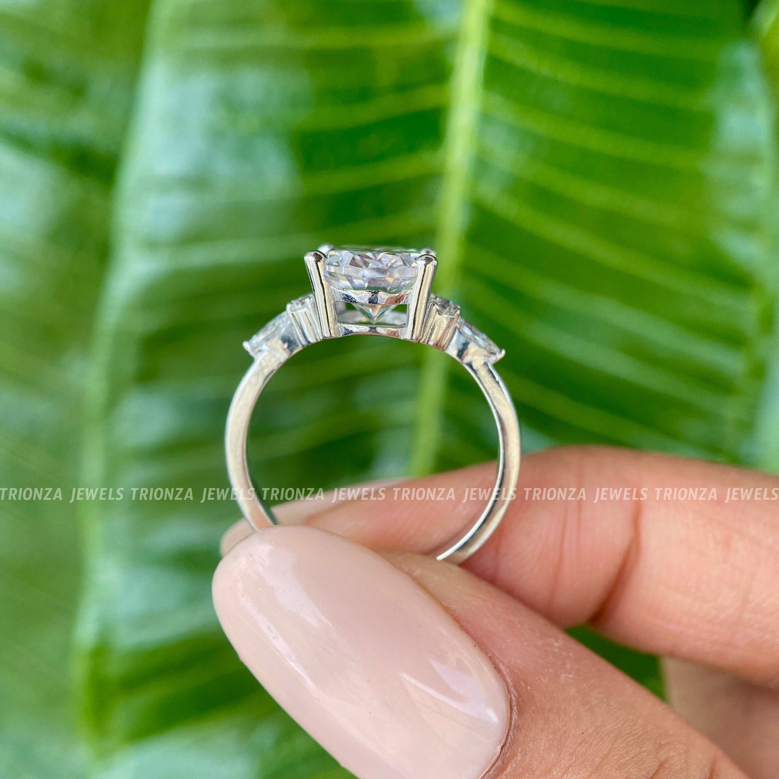 Oval Cut Moissanite Engagement Ring 2.5 CT - 14k Gold Vintage