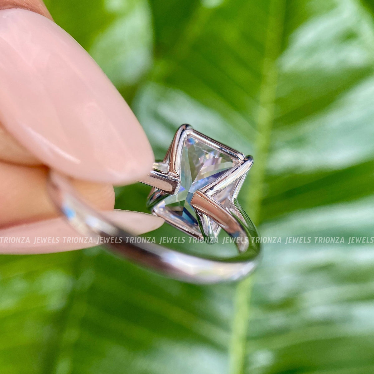 minimalist vintage gold ring