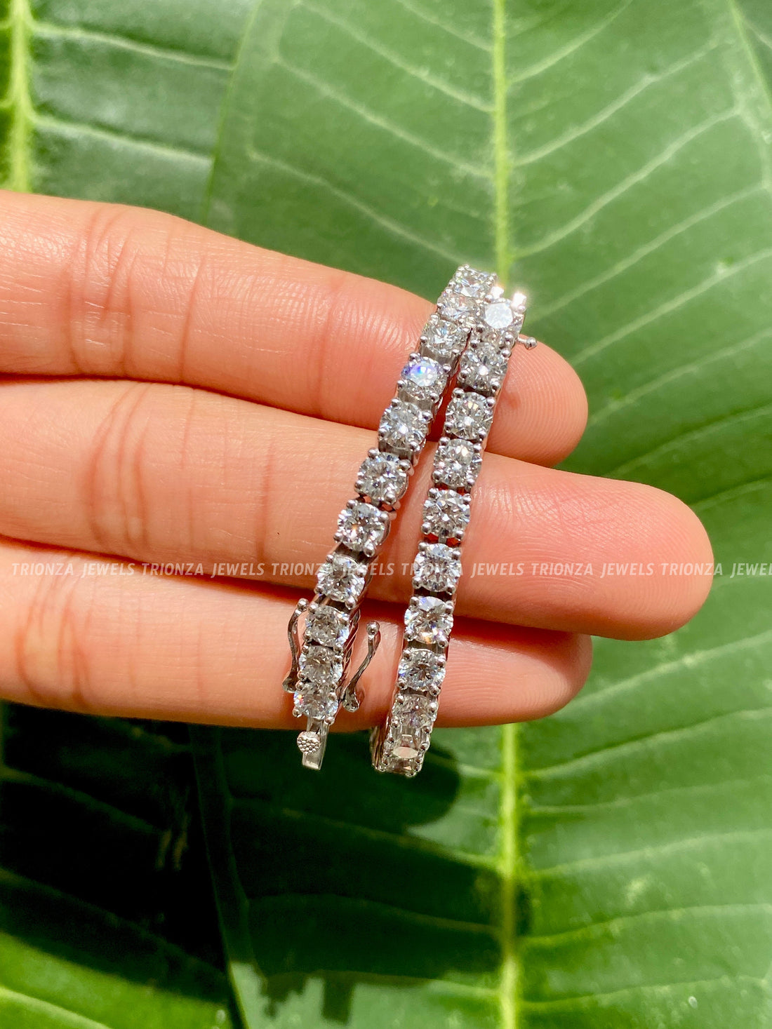 Round cut moissanite tennis bracelet in 925 sterling silver with 3mm VVS1 stones