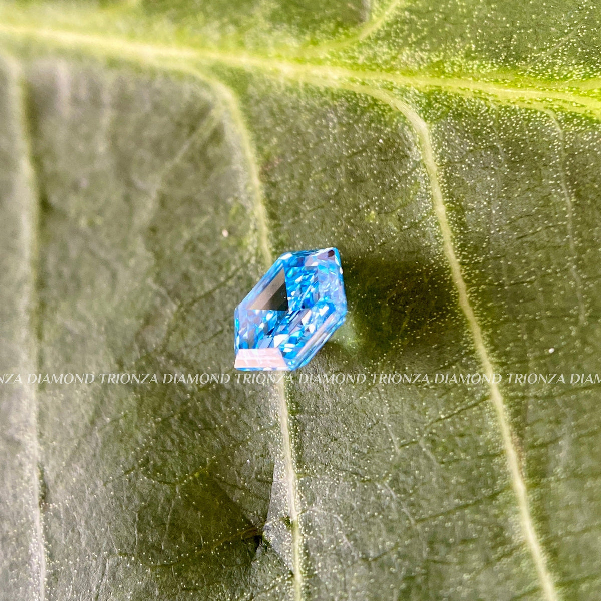 vivid blue diamond for side stone ring