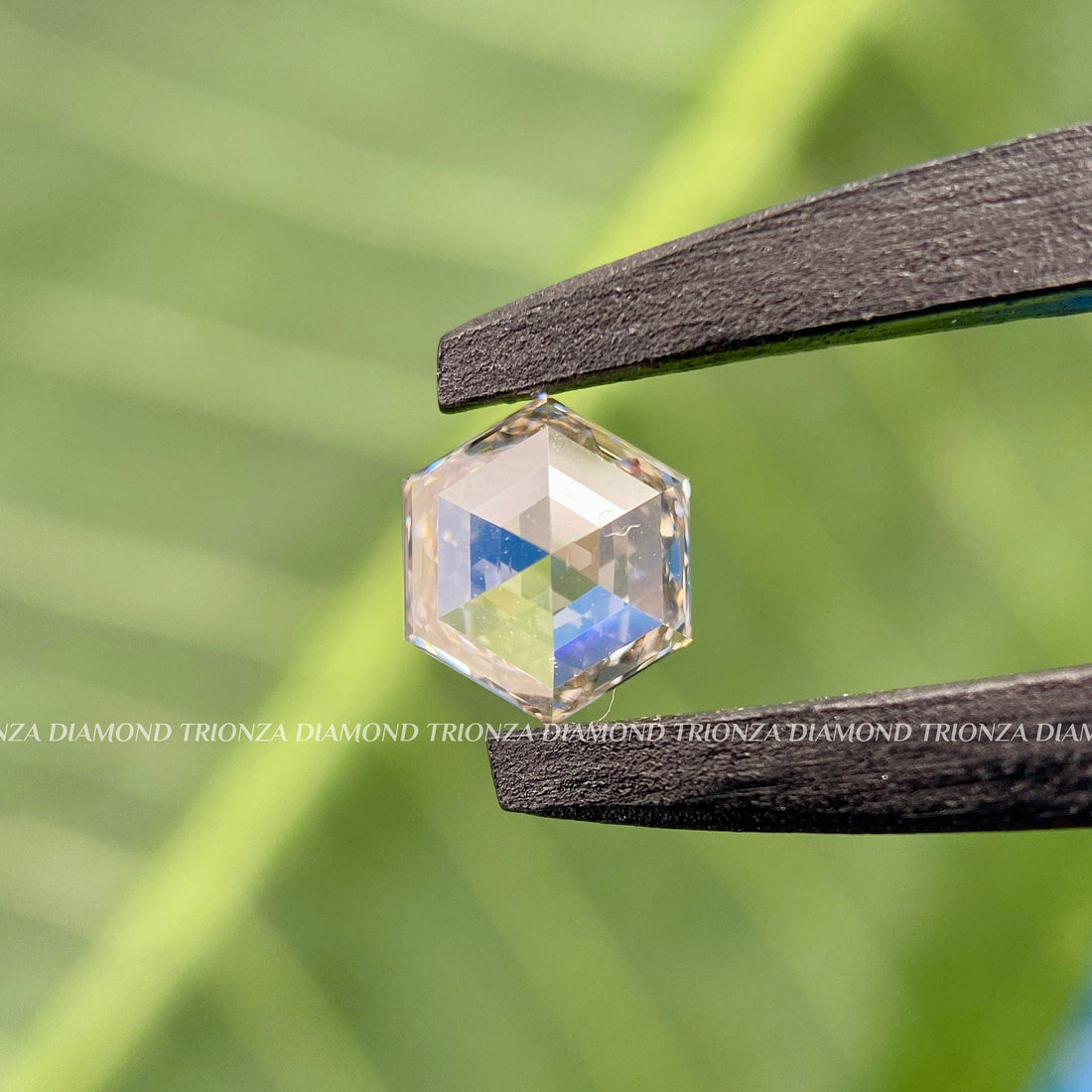 0.70 CT Hexagon Lab Grown Diamond for Engagement/Wedding Ring