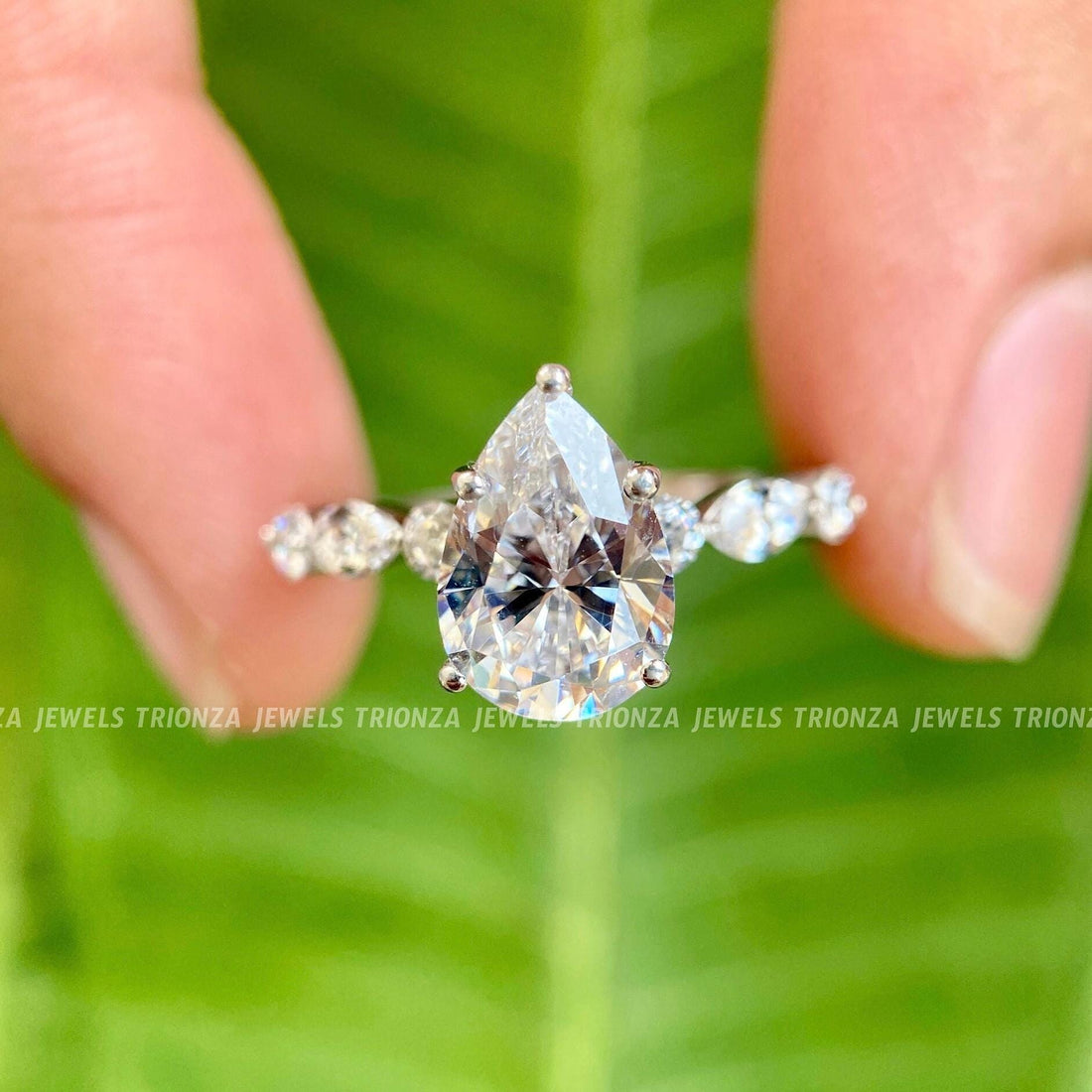 pear cut moissanite ring