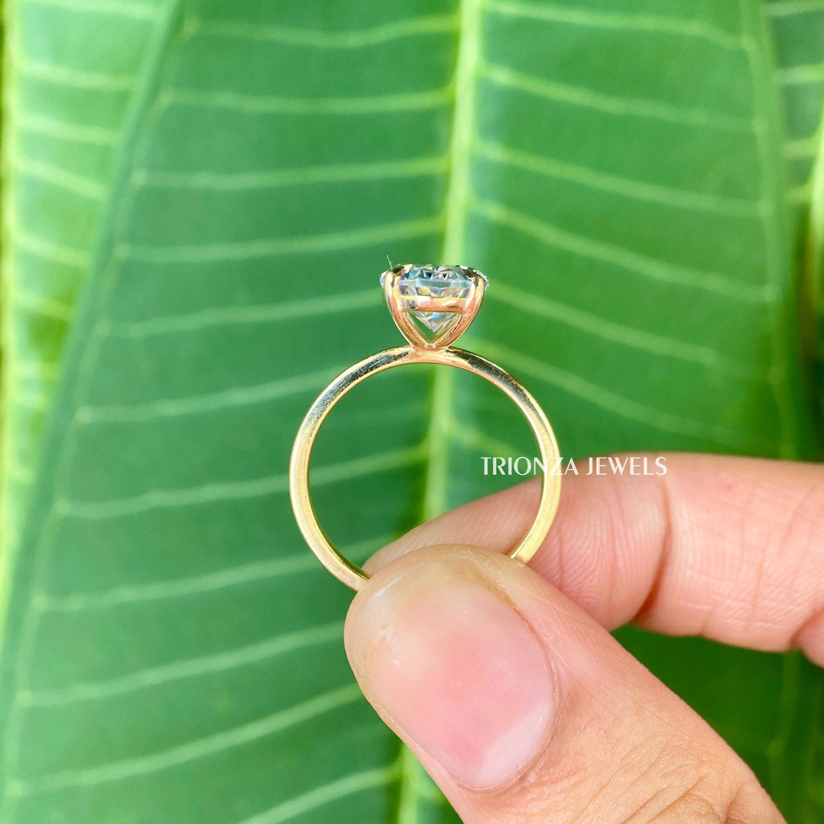 oval moissanite ring