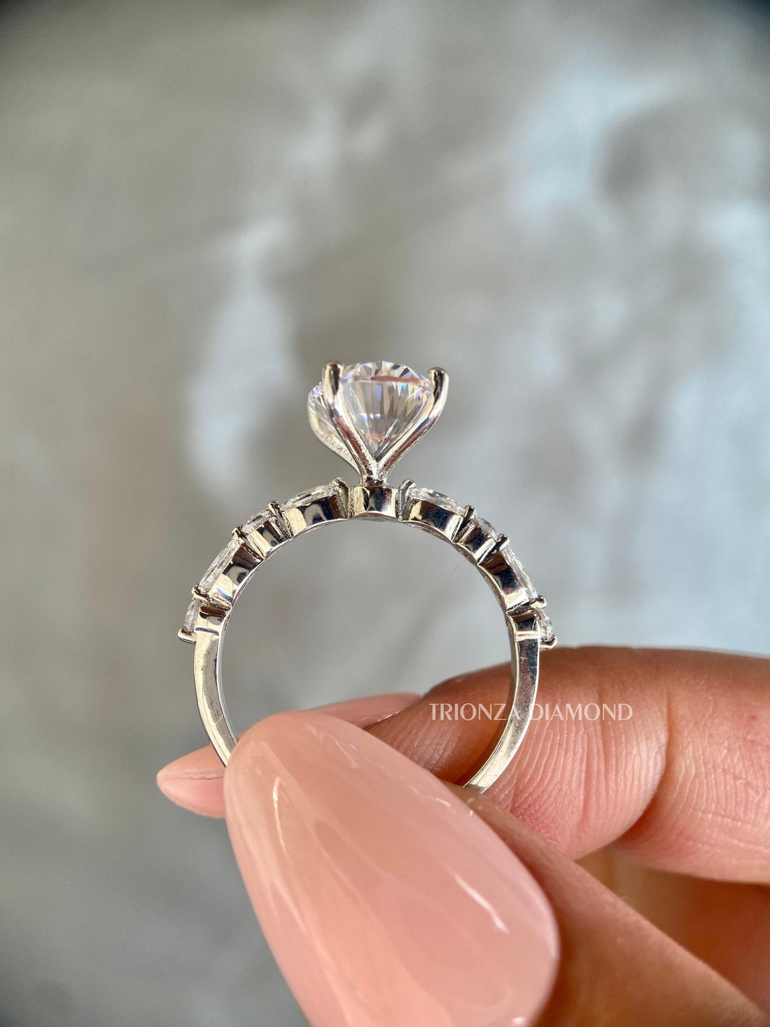 2.50 CT Oval Lab Grown Diamond Ring E/VVS2 IGI Engagement