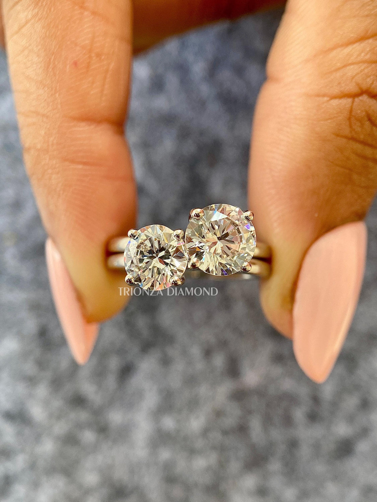 round cut diamond ring