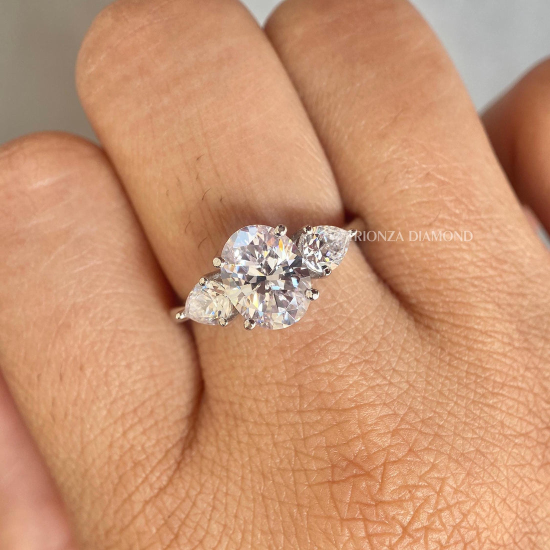 2 CT Oval Lab Grown Diamond Engagement Ring | D/VVS2 IGI Certified