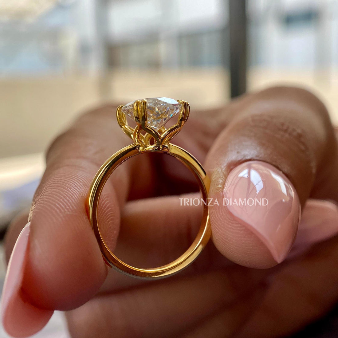 4 CT Oval Lab Grown Diamond F/VVS2 Solitaire Engagement Ring