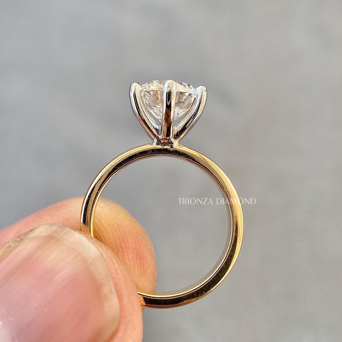 IGI Certified 14K Gold 2CT Round Lab Grown Diamond Engagement Ring