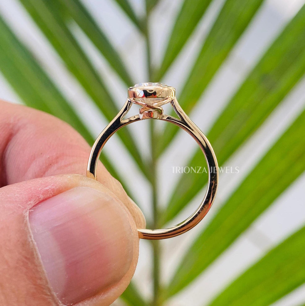 cathedral setting engagement ring