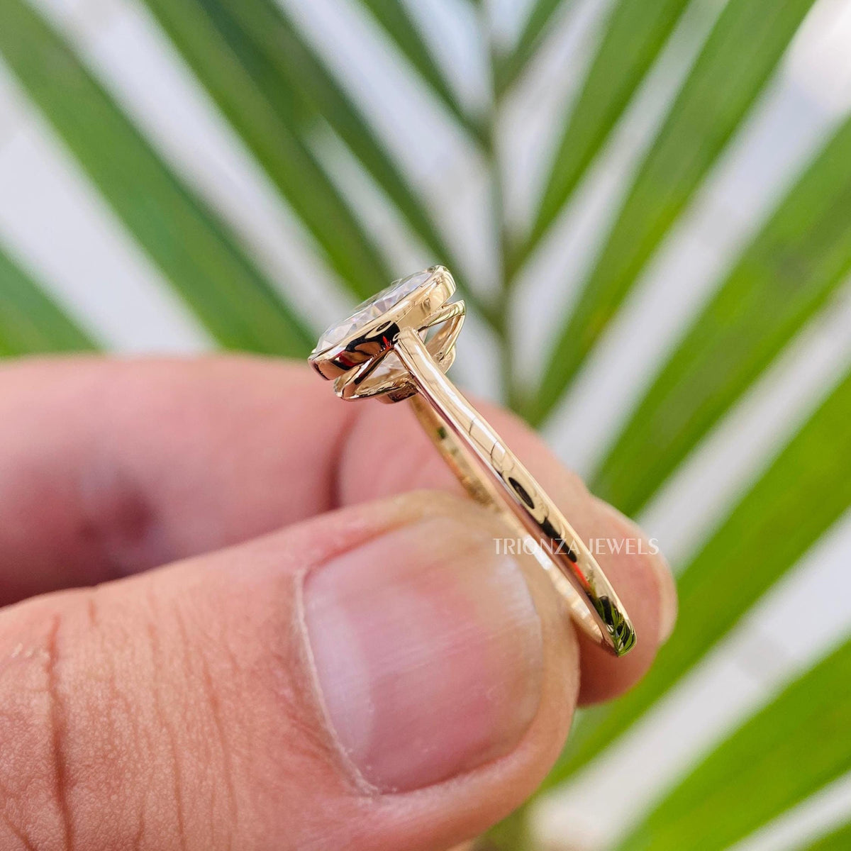 colorless moissanite jewelry