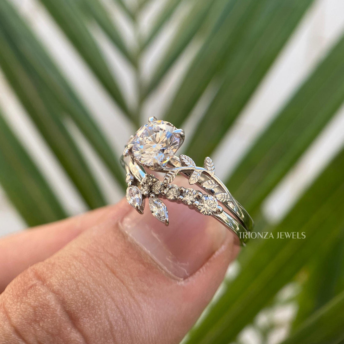 1 carat moissanite engagement ring