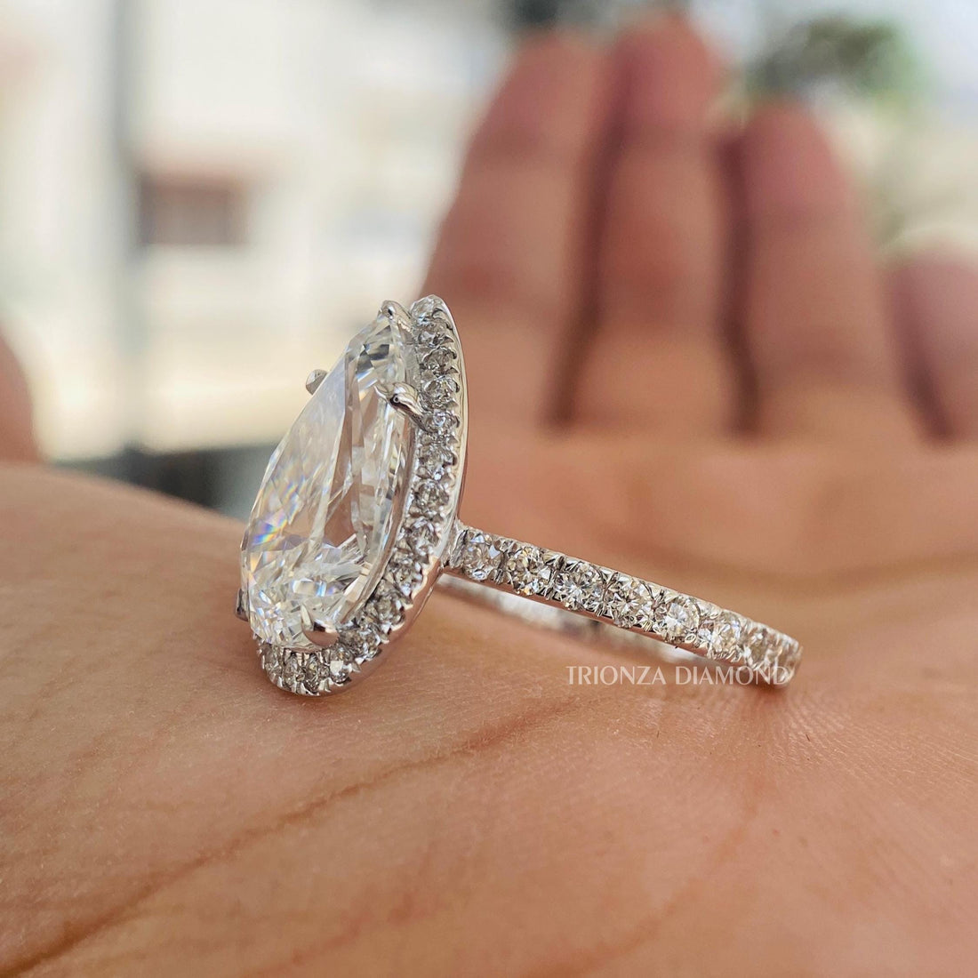 4CT Pear Cut Halo Lab Grown Diamond Engagement Ring F/VS1