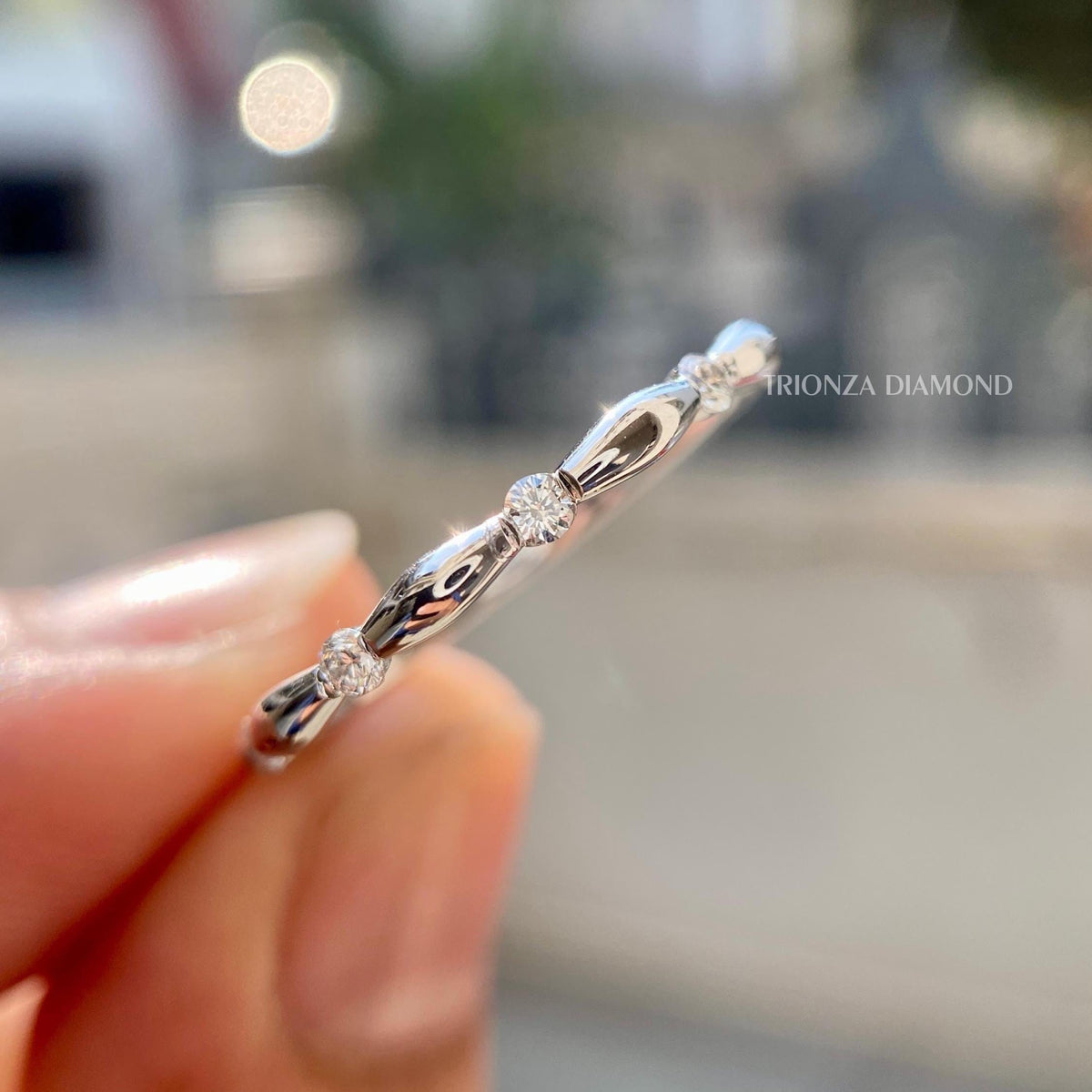 lab grown diamond wedding band