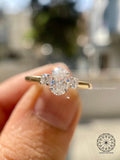 Close-up of the IGI certified D color VVS2 oval diamond center stone