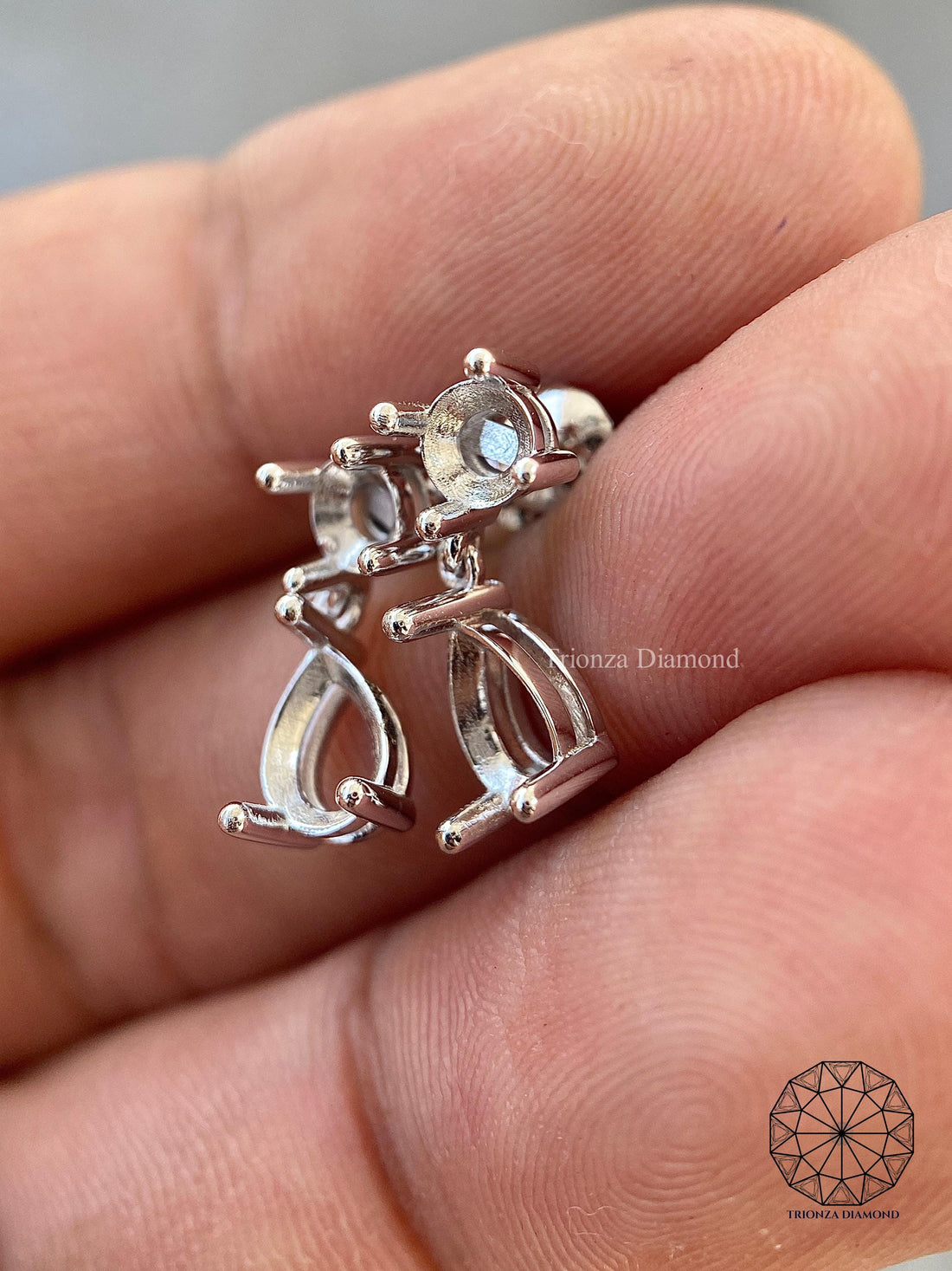 14K white gold pear drop earrings mounting with a 4 prong top dangle setting