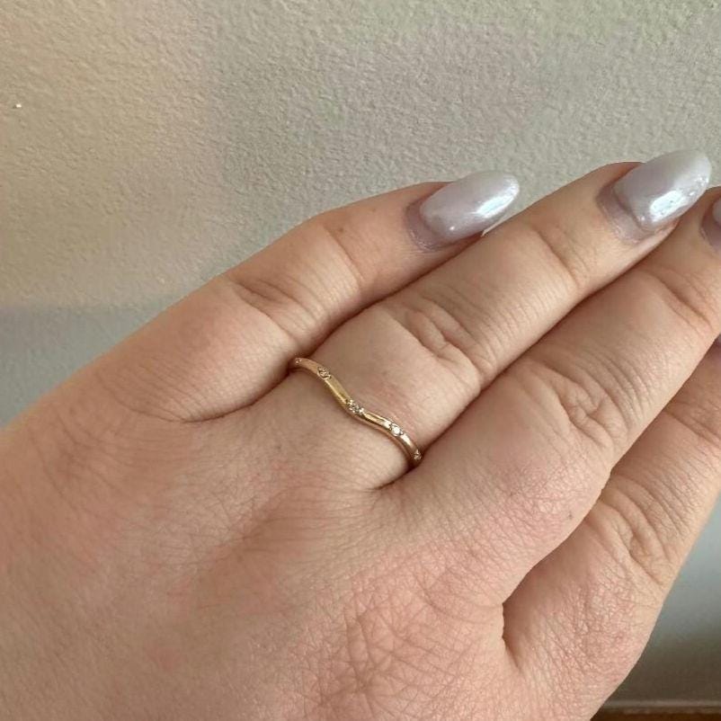 Curved Lab Grown Diamond Wedding Band | 14K Gold Chevron Eternity