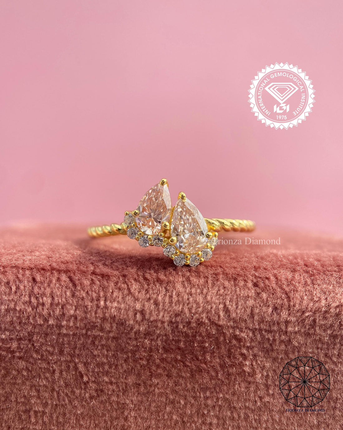pear cut diamond ring