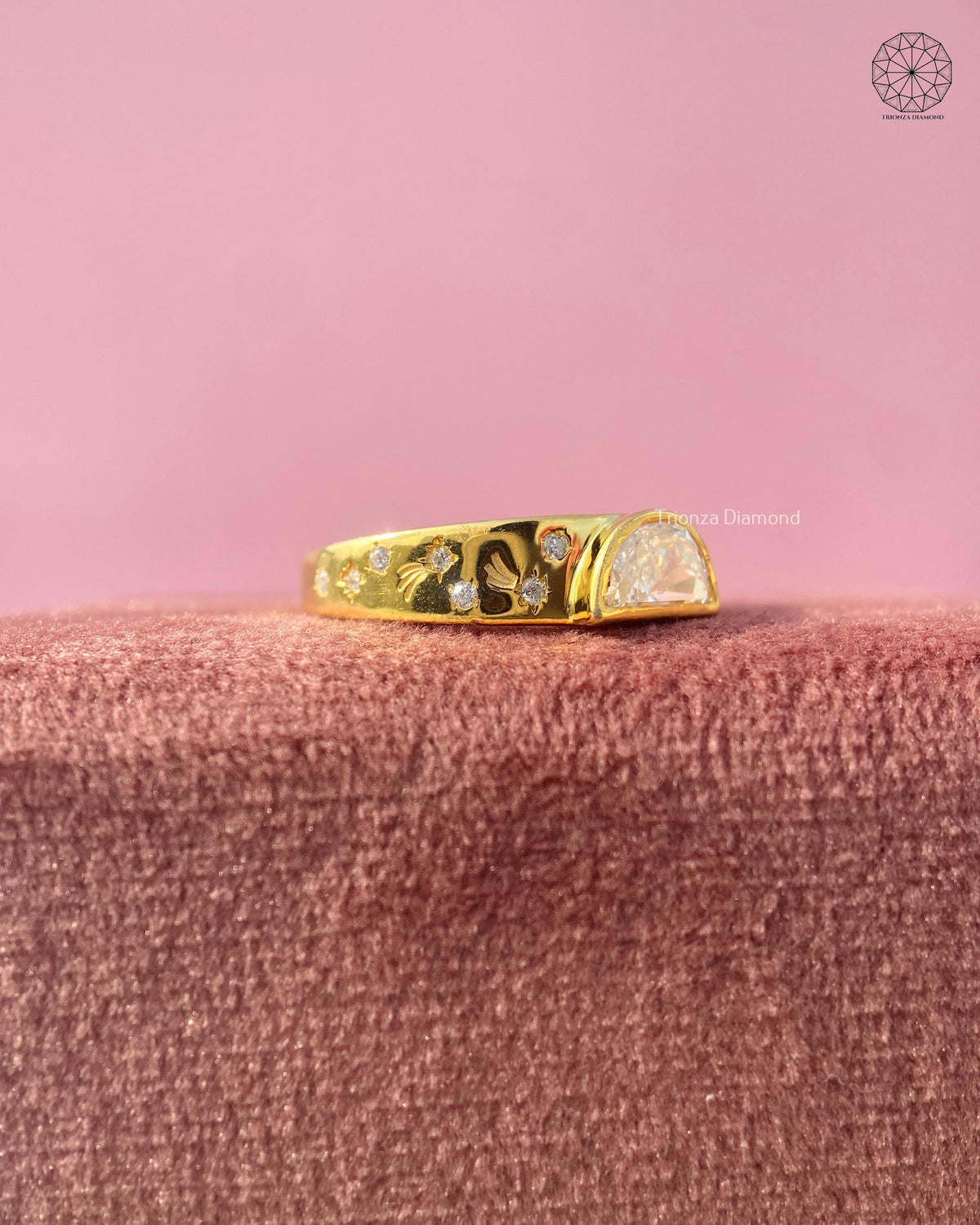 TrionzaDiamond signet ring designed with handcrafted attention to detail